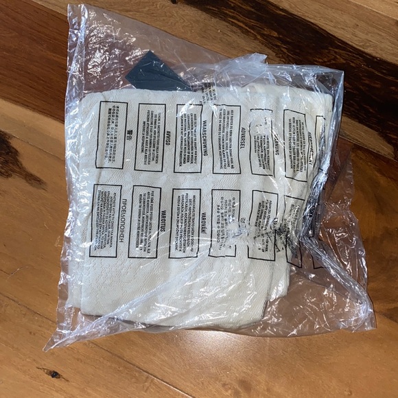 NWT HOLLISTER LACE BODYCON DRESS LONG SLEEVE XS - Picture 2 of 5